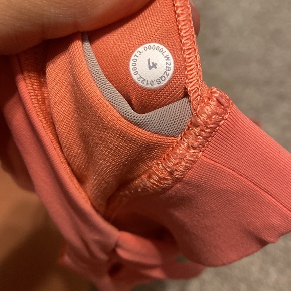 Lululemon sports bra - Picture 3 of 3